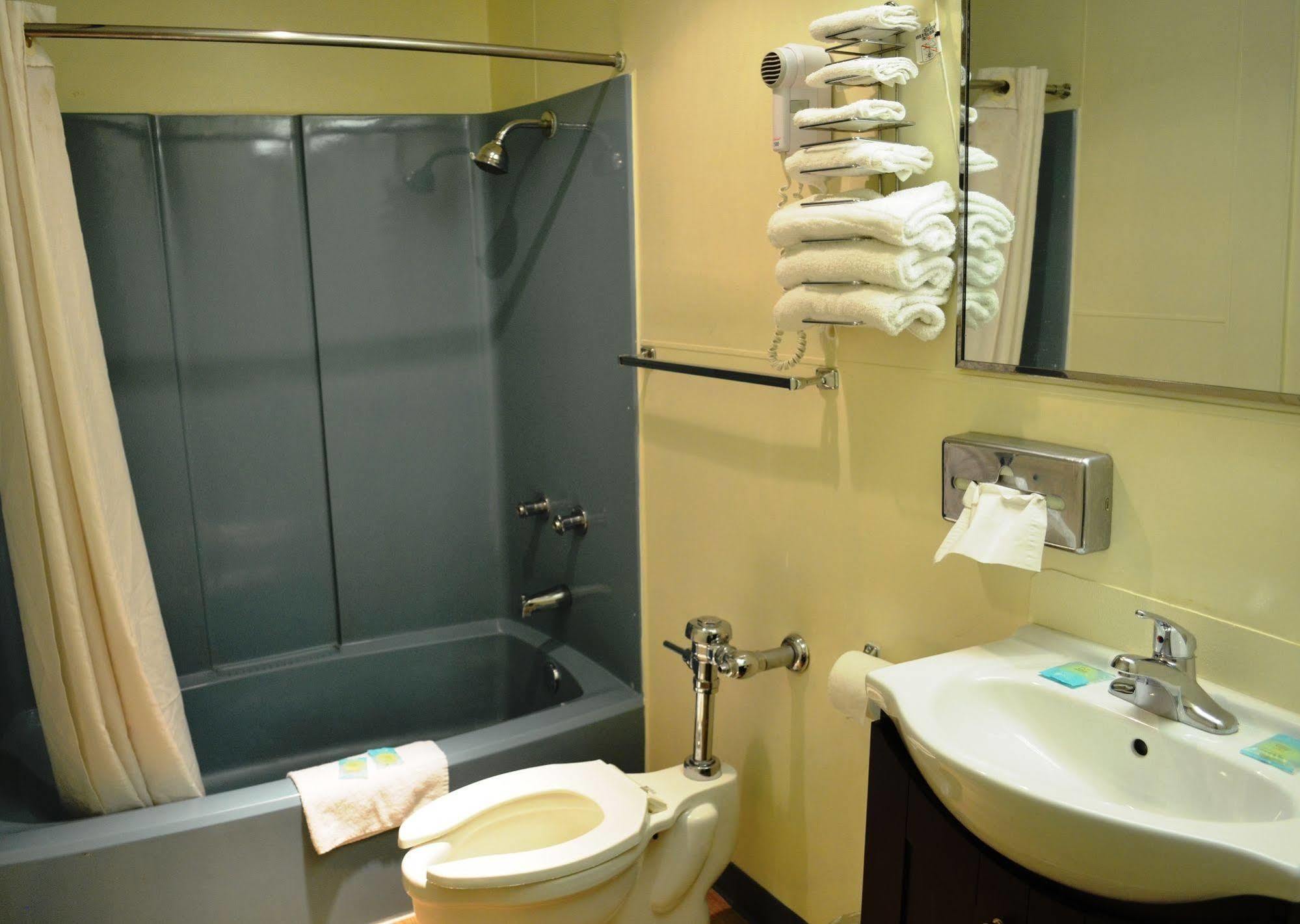 Economy Inn Bluefield Екстер'єр фото