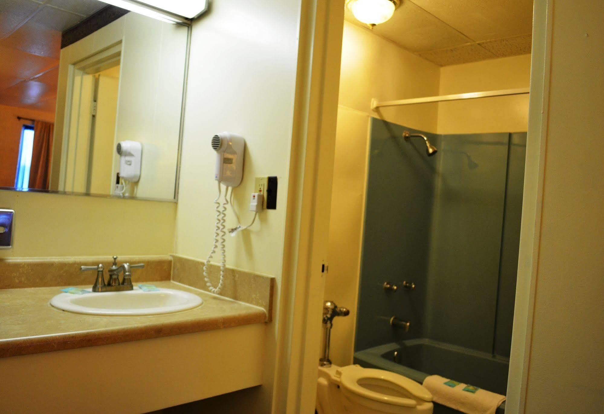 Economy Inn Bluefield Екстер'єр фото